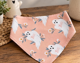 Pañuelo para perro Ghost Flower: Bufanda reversible de algodón para mascotas (coletero opcional)