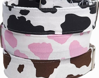 Hundehalsband mit Kuhmuster: Rosa, Schwarz oder Braun. Schleifen und Leinen optional erhältlich.