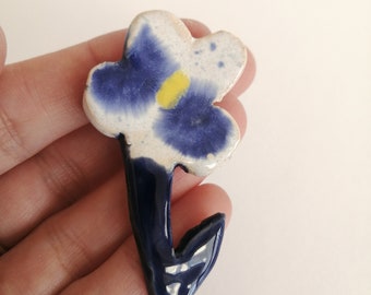 Broche de flores de cerámica