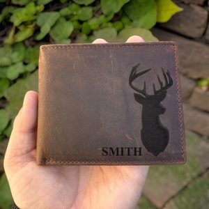 Cartera de cuero genuino personalizada para caza de ciervos para hombres. Regalo del Día del Padre para la caza de ciervos. Cartera de cuero personalizada con bloqueo RFID para hombres