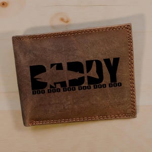 Cartera de piel con diseño de tiburón papá para esposo. Regalo para papá. Regalo para el Día del Padre. Cartera plegable de piel grabada para hombre. Regalo personalizado.