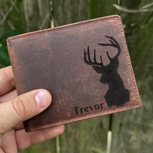 Cartera de cuero genuino con bloqueo RFID para hombre con diseño de caza de ciervos. Regalo de caza de ciervos personalizado para el Día del Padre. Cartera de cuero para hombre.
