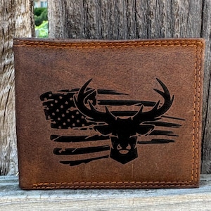 Personalisierte RFID-blockierende Leder Geldbörse für Herren mit Hirsch Jagd Flagge Design. Einzigartiges Weihnachtsgeschenk für Papa und Männer. Rustikale Leder Geldbörse.