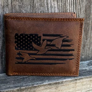 Cartera de cuero personalizada con bloqueo RFID para hombre con diseño de caza de patos. Regalo de Navidad único para papá y hombres. Cartera de cuero rústica para hombre.