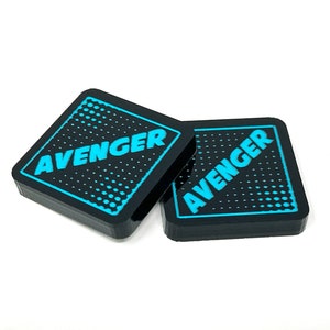 2 x Avenger Trait Tokens (dupla face) para Marvel Champions LCG