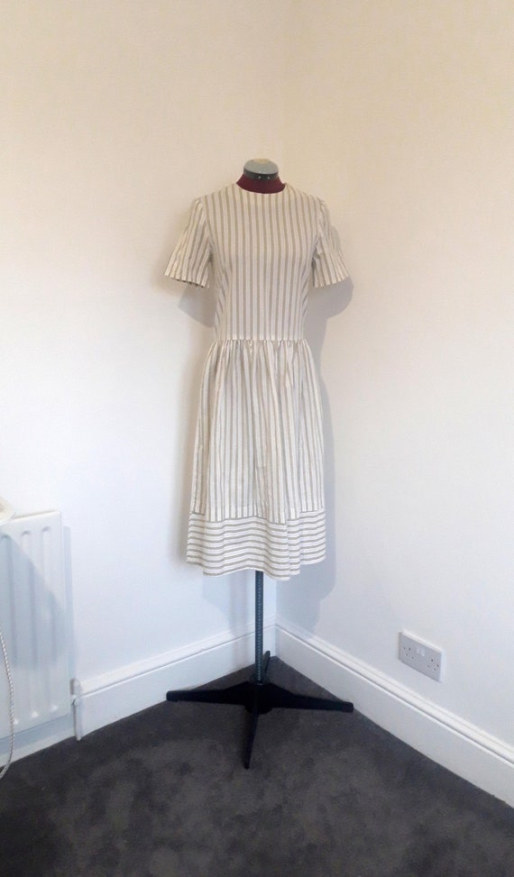 Original vintage dress. White/khaki stripe cotton.