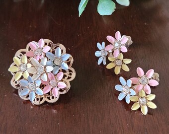 Vintage Enamel and Rhinestone Daisy Brooch / Pin Earrings Set Gold Tone Filigree Blue Pink Yellow