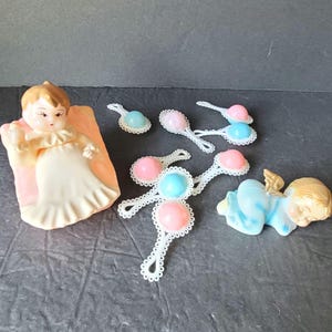 Vintage Wilton Baby Shower Taufe Kuchen Topper Junge Mädchen Baby Rasseln Rosa Blau Set 10 Stück Brandneu
