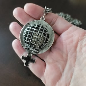 Vintage Silver Tone Female Symbol Oil Diffuser Necklace