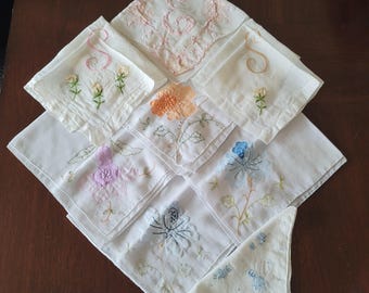Vintage Embroidered Handkerchief Hanky Your Choice Monogrammed S E Floral