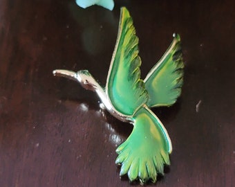 Vintage Gerry's Green Enamel Hummingbird Brooch Bird Gold Tone 1980's