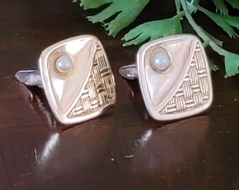Vintage 1960's Gold Tone Metal Square Shaped Cufflinks Basket Weave Pattern Faux Pearl