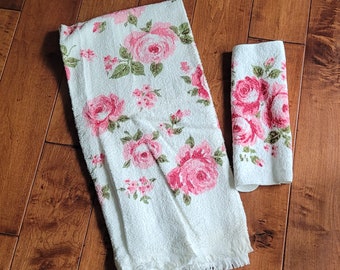 Vintage St Mary&#39;s Rose Print Bath Towel and Washcloth Set of 2 NWT White Pink Green Bathroom Powder Room