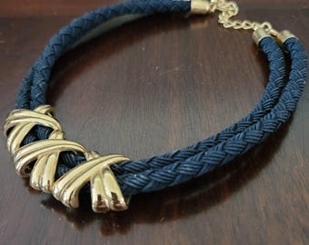 Vintage jaren 90 zwart-gouden dubbele koordketting met gouden kruisjes