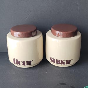 Vintage 70er Jahre McCoy Keramik Mehl und Zucker Küchenbehälter 2er Set Braun Bräunlich Retro Mod