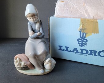 Lladro Duck Seller Porcelain Figurine 1267 1994 with Original Box Vendedora de Patos
