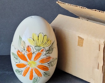 Salero y pimentero vintage con diseño floral de huevo de Pascua en color naranja y amarillo, Japón, nuevo en su caja original.