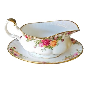 Royal Albert Bone China England COUNTRY ROSES Gravy Boat with Underplate
