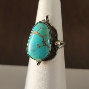 Vintage Turquoise Sterling Silver Old Pawn Ring Size 5.5