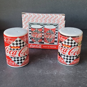 Vintage Coca Cola Salz und Pfeffer Set NIB 1995 Enesco Coke Retro