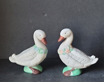 Vintage Ceramic Goose Duck Pink Blue Flowers Floral Salt & Pepper Shakers Taiwan