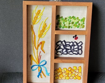 Bordado de grano de aguja para cocina vintage pequeño, 7,75 x 5,75 pulgadas, enmarcado, hecho a mano