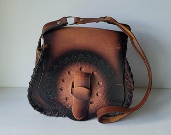 Bolso de hombro vintage de cuero repujado, bolso de cuero hecho a mano, bolso de hombro bohemio estilo occidental.