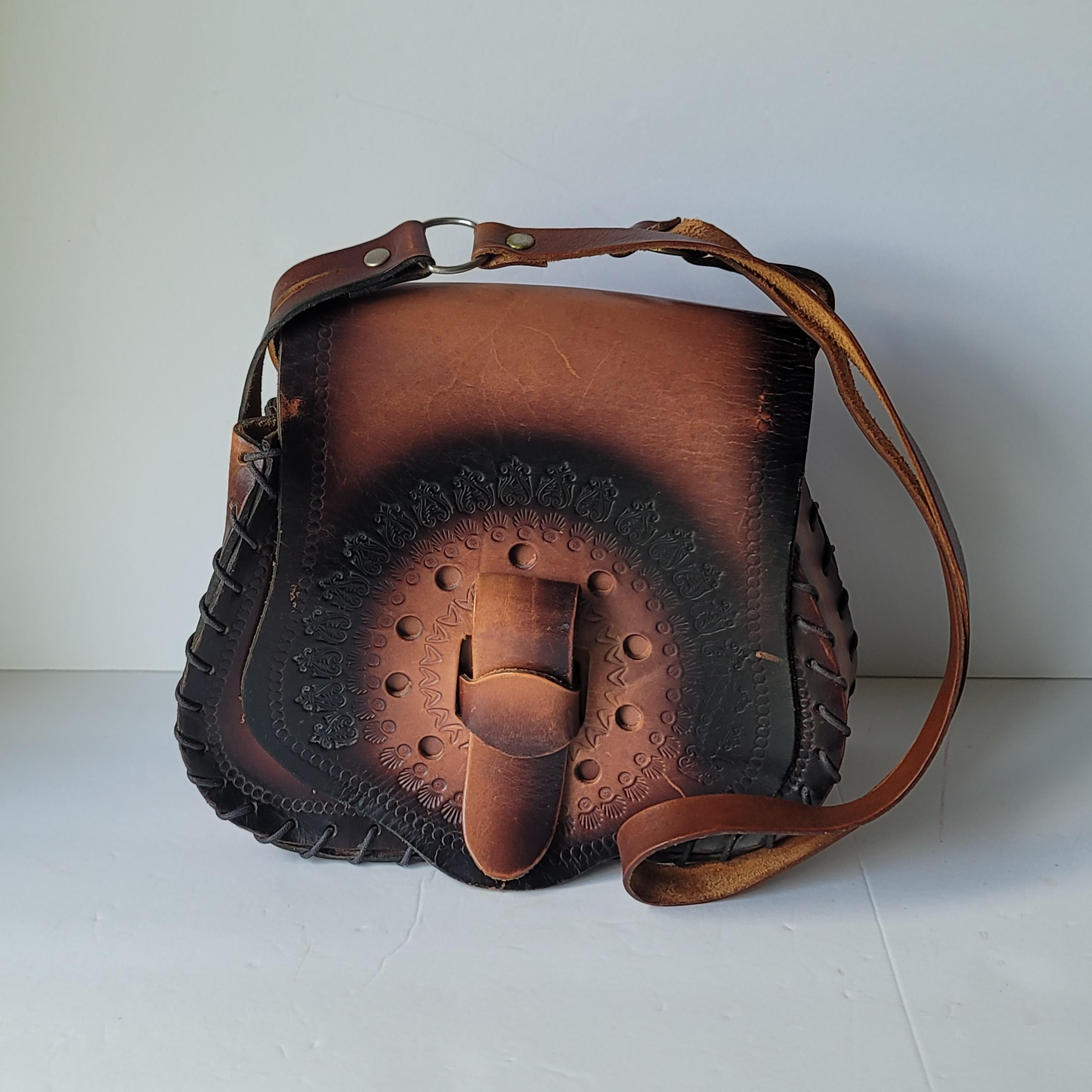 ヴィンテージ加工レザーハンドメイドショルダーバッグ ボヘミアン