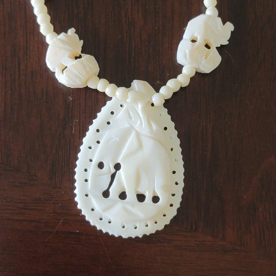 Vintage Carved Bone Necklace Elephant Motif Beaded 23