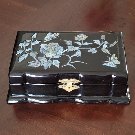 Vintage Black Lacquer Jewelry Box Dresser Box Carved Mother of Etsy