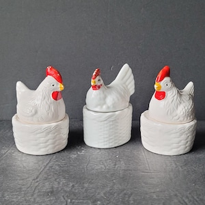 Vintage Rooster Sitting on Basket Salt and Pepper Shakers Set YOUR CHOICE Made in Japan Farmhouse Cottage