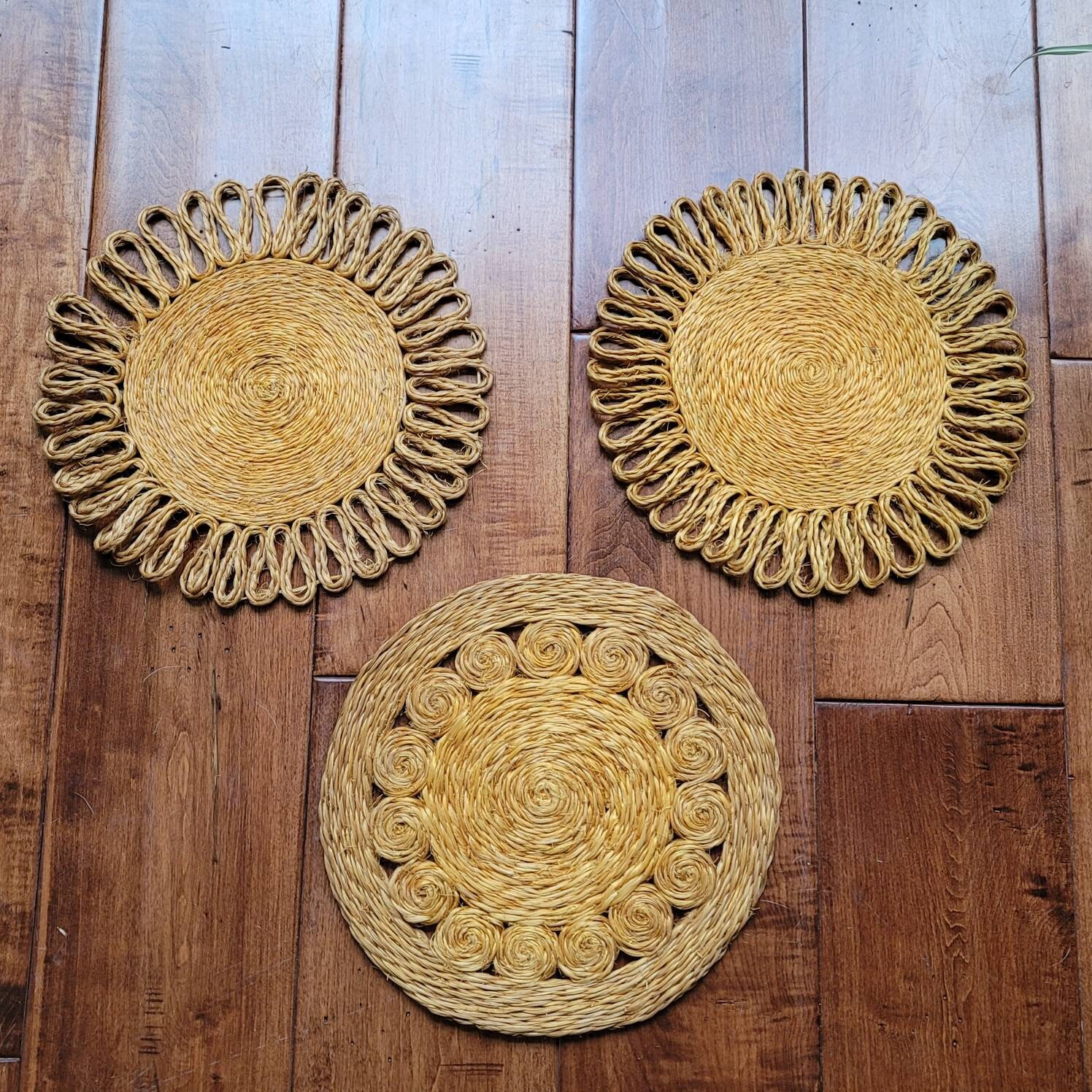 Vintage Round Woven Trivet set of 3 hot pad raffia wicker Etsy