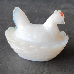Vintage Westmorland Covered Milk Glass Hen on a Nest Salt Cellar Dish