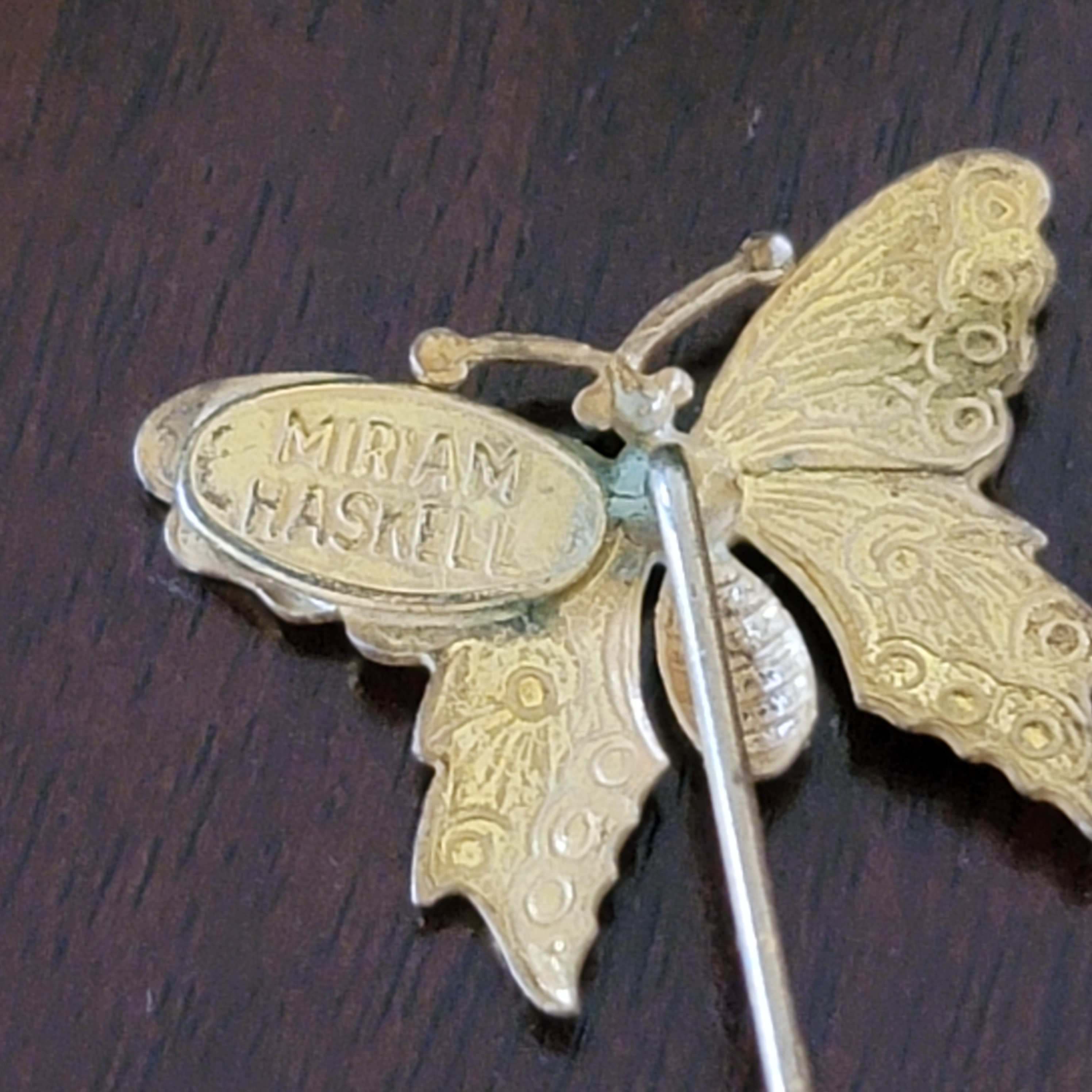 Miriam Haskell Signed Gold Tone Butterfly Hat Pin with Floral Accent Vtg 30s-70s Vintage Miriam Haskell Butterfly Gold Tone Stick Pin Signed  main image 3