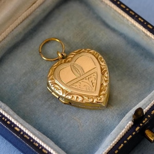 Antique 9ct Gold B/F Heart Photo Locket (c. 1920, Marked) with New Gold-Plated Silver Chain