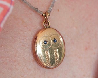 Antique Gold Plated Oval Pendant with Blue Stones, Early 20th Century Geometric Pendant, New Gold-Plated Silver Chain