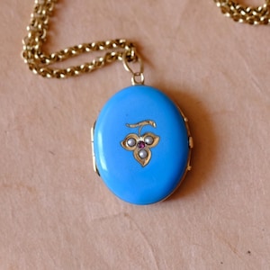 Antique 14ct Gold & Enamel Locket from the Late Biedermeier Era (1850-1870) with New Gold-Plated Silver Chain
