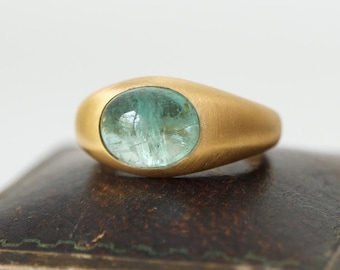 Anel de sinete em ouro 8 quilates com turmalina — Feito à mão pelo Atelier Locket And Lore