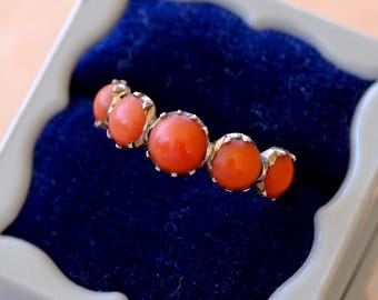 Antique Georgian Coral Ring in 9ct Gold, Five Stone Cabochon Half Hoop, c. 1820s–1830s