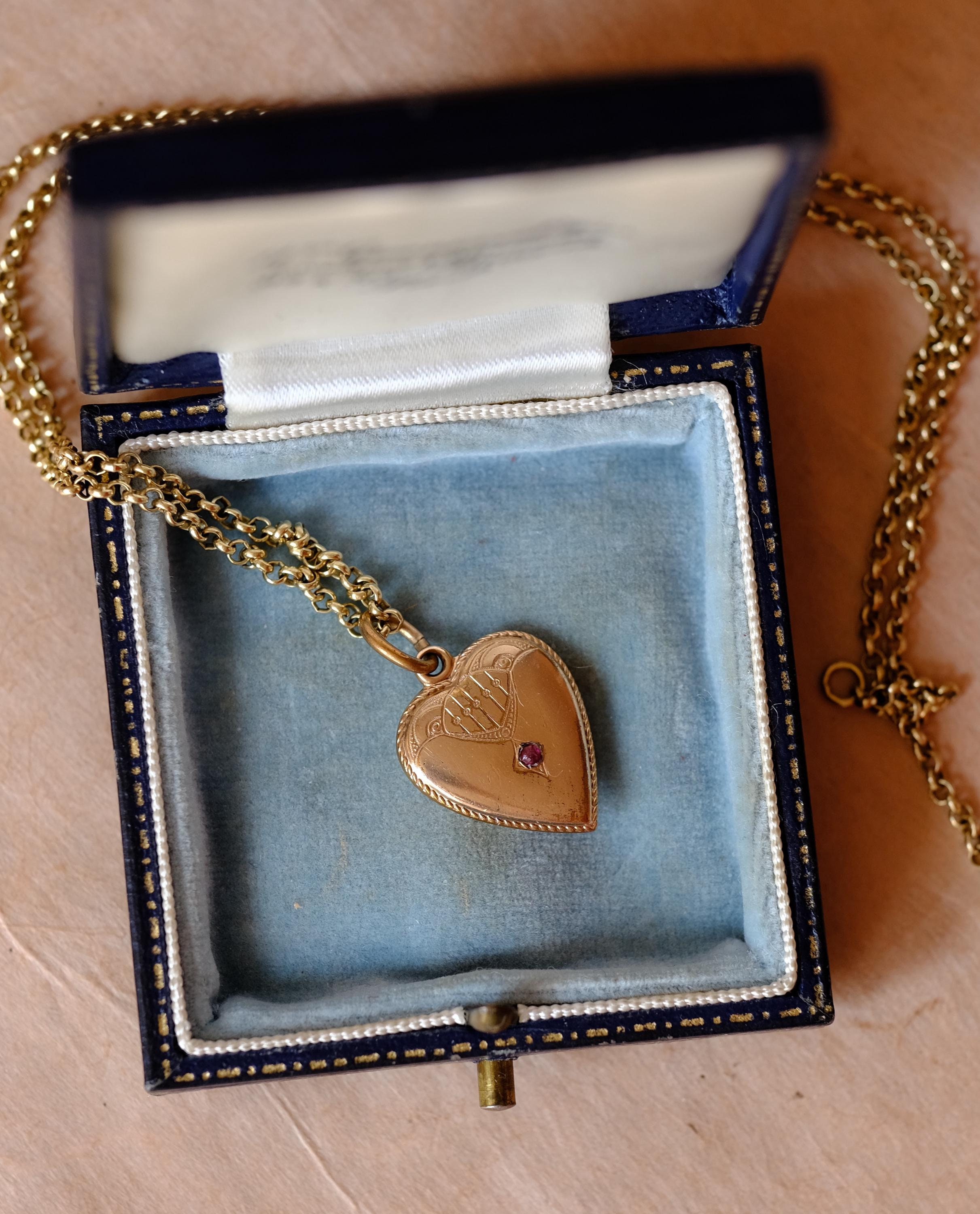 Pendentif Cœur En Plaque Or Vintage - Orné De 10 Zirconiums - Style Années 70 - Neuf Avec étiquettes