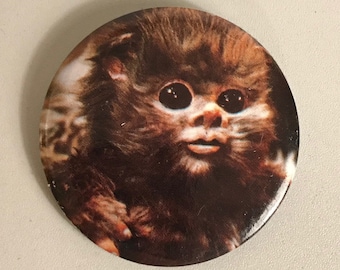 Ewok Pinback Button, Vintage 1983 Return of the Jedi Pin, Jean Jacket Kitsch Decor, Cool Old 1980s Collectibles, Lucas Films, Free Shipping