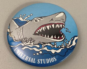 1984 Universal Studios California Jaws Pinback Button, Vintage 80s Spielberg Movie Fan Pin Back, Cool Old Shark Collectibles, Free Shipping