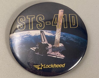 1980s NASA Mission STS-41D, Lockheed Pinback Button, Vintage 80s Space Shuttle Discovery Fan Pin Back, Cool Old Collectibles, Free Shipping