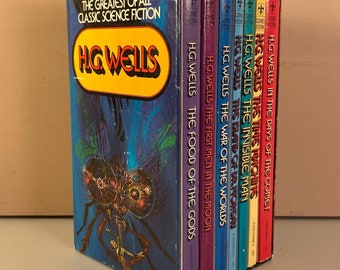 1960s-70s H.G. Wells Science Fiction Novels, Vintage Paperback Book Box Set, The War of the Worlds, Sci-fi books, Scifi, Free Shipping