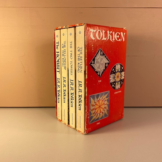 1974 UNREAD Red Box Set J.R.R. Tolkien, the Hobbit and the Lord of
