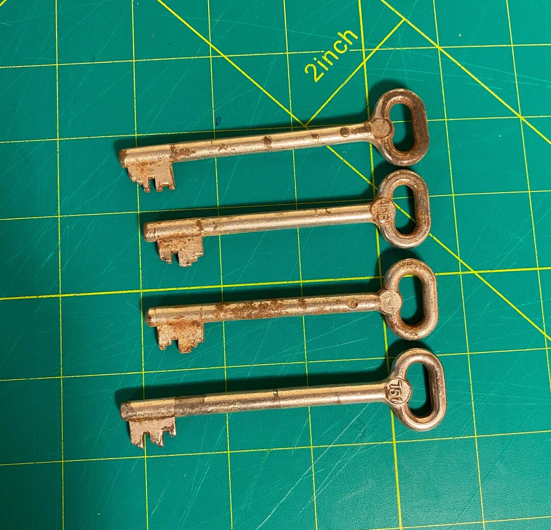 Vintage Skeleton Keys (lot of 4), Authentic Antique Metal Skeleton Keys ...