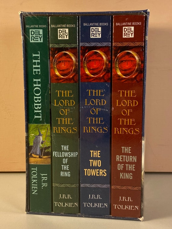 Unboxing The Hobbit and Lord of the Rings Hardcover Middle Earth Treasury  box Set 