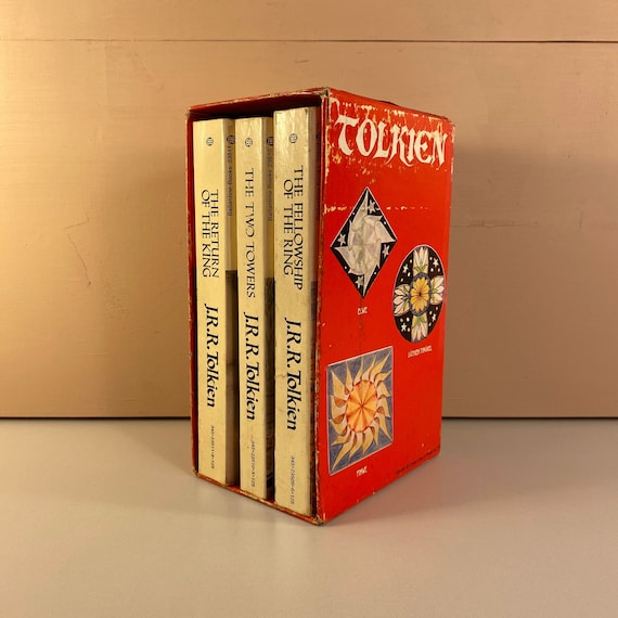 Confronteren Negen Snor Buy 1973 LOTR Trilogy Paperback Book Box Set Ballantine Books Online in  India - Etsy