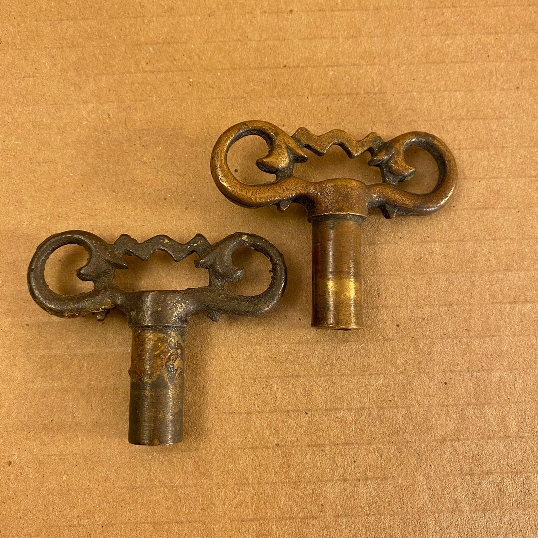 Vintage Clock Keys lot of 2, Wind up Keys, Skeleton Keys, Maker Supply