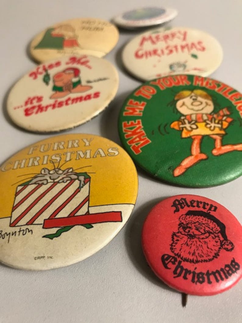 7 Christmas Pinback Buttons Vintage Kitschy Christmas Pin Etsy
